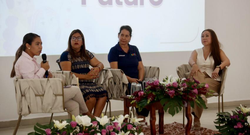 Foro Mujeres Construyendo el Futuro realizado por gobierno de Zihuatanejo genera interés en ciudadanos