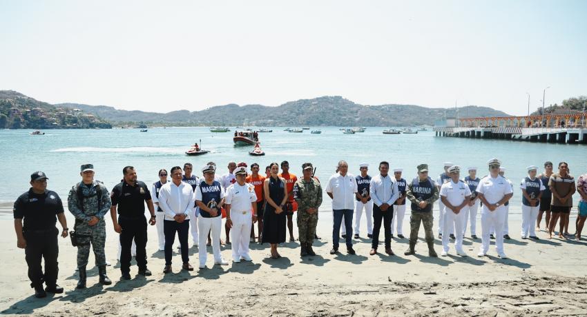 Asiste Lizette Tapia Castro al evento de arranque de la temporada vacacional en el sector naval.