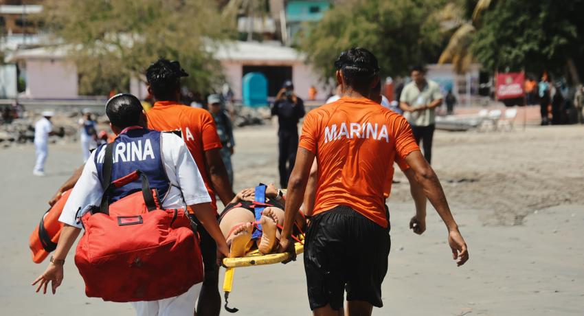 Asiste Lizette Tapia Castro al evento de arranque de la temporada vacacional en el sector naval.