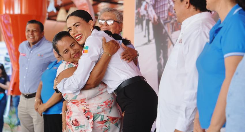 Presidenta Lizette Tapia Castro inaugura el Tianguis Campesino, que creció un 13% en beneficiarios