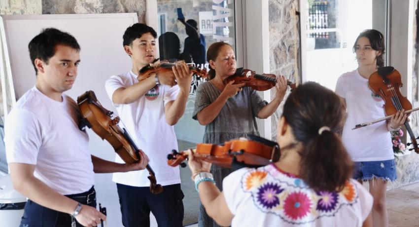 Conservatorio de las Flores de Morelia ofrece taller para músicos locales.