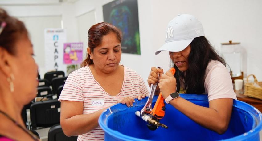 Realiza CAPAZ el cuarto taller de plomería para mujeres “Mujeres CAPAZes”