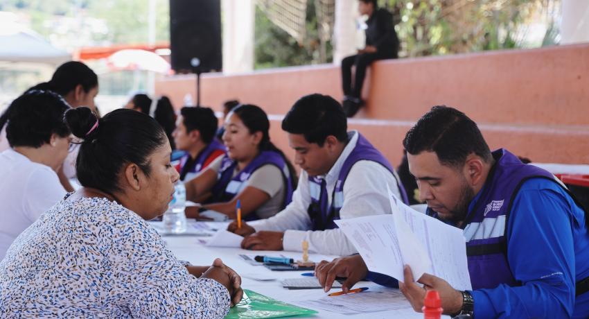 Secretario de Bienestar de Guerrero y presidenta Lizette Tapia Castro arrancan programa Tarjeta Violeta 2026