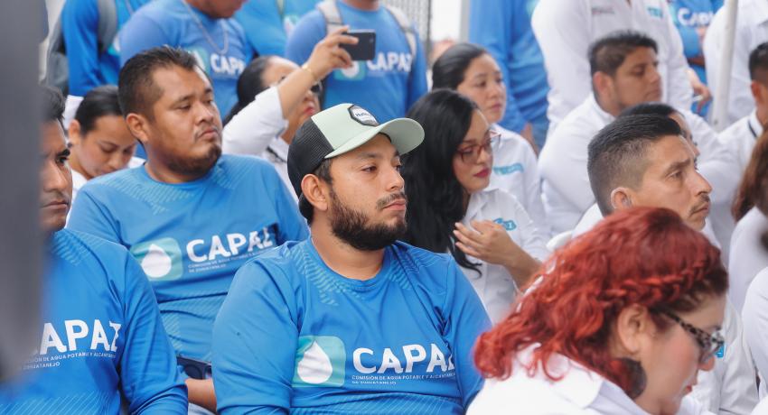 Gobierno de Lizette Tapia Castro dota de uniformes nuevos al personal de todas las áreas de la CAPAZ