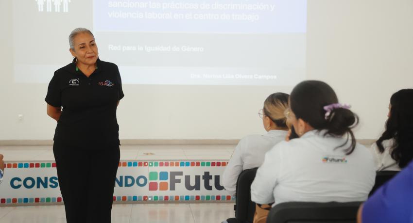 Presidenta Lizette Tapia Castro fortalece trabajo para prevenir discriminación laboral en su gobierno.