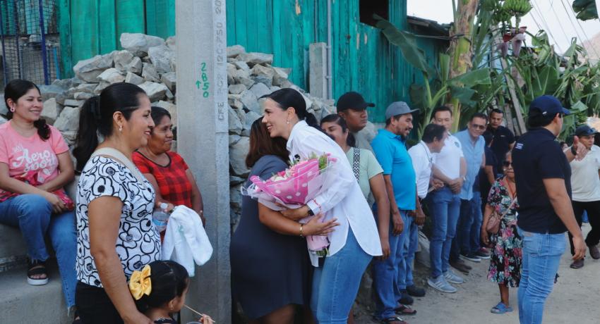 Gobierno de Zihuatanejo beneficia y mejora la colonia Ampliación Buenos Aires.