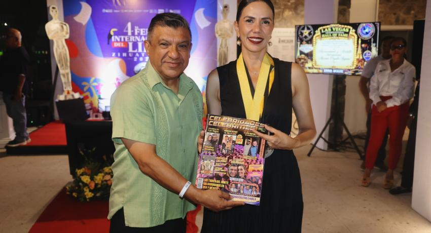 Se entrega el Premio al Máximo Orgullo Hispano - Feria Internacional del Libro Zihuatanejo 2026.