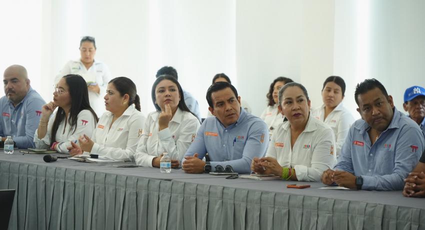 Queremos que los niños tengan este año una mejor experiencia en la celebración del Día del Niño: Lizette Tapia Castro  (PIE DE FOTO) Al encabezar este lunes una reunión de trabajo con integrantes de su gabinete para tomar acuerdos importantes sobre los preparativos del Día del Niño, que se ha programado para el próximo 24 de abril en la Unidad Deportiva Municipal, la presidenta Lizette Tapia dijo que se harán los cambios necesarios, a fin de que todos los menores de edad que asisten tengan este año una mejo