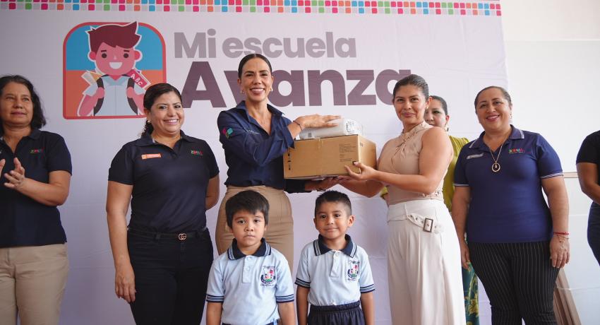 Presidenta Lizette Tapia Castro entrega más apoyos subsidiados en beneficio de varias escuelas