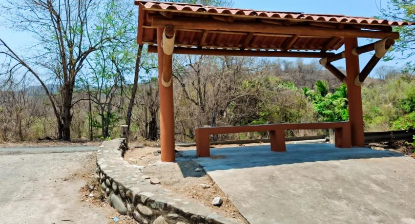 Se realizan trabajos de mantenimiento para el cuidado de la imagen urbana.