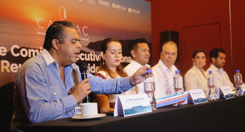 Gobierno de Lizette Tapia Castro da una cordial bienvenida a directivos nacionales de CANIRAC reunidos en Ixtapa-Zihuatanejo