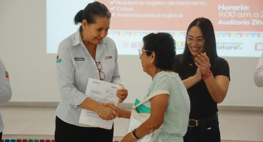Gobierno de Lizette Tapia Castro beneficia a más de 150 personas con campaña gratuita del Registro Civil
