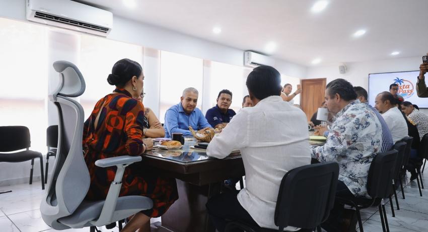 Se reúne la presidenta Lizette Tapia Castro con el Grupo Empresarial Ixtapa.