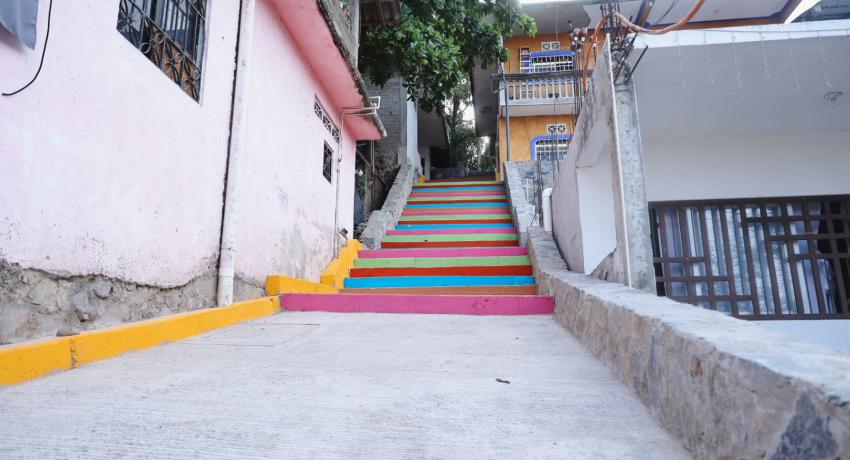 Arranca la construcción de dos andadores en la colonia Paraíso Limón.