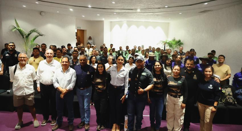 Gobierno de Lizette Tapia Castro trae curso de capacitación para el manejo adecuado de los cocodrilos