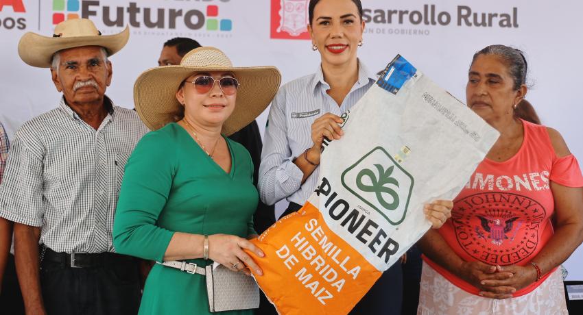 Presidenta Lizette Tapia Castro entrega apoyos subsidiados a más de 790 agricultores y ganaderos
