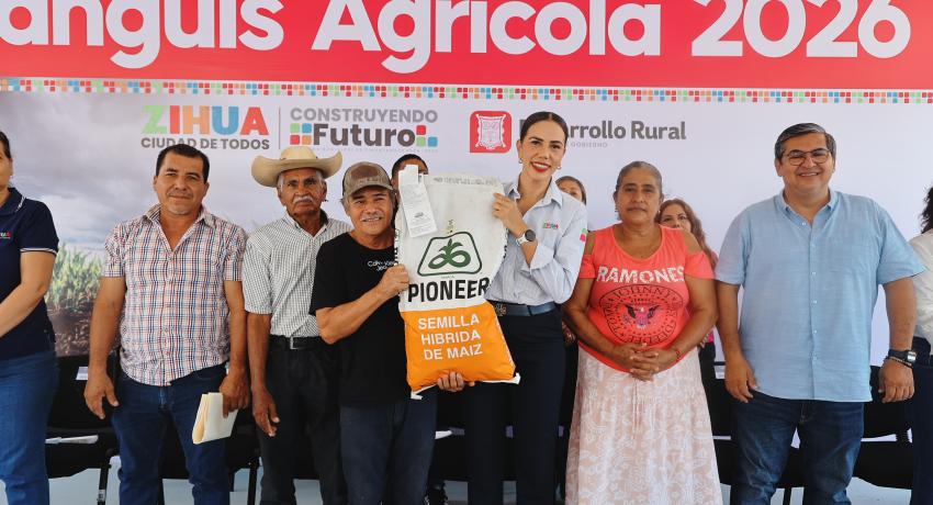 Presidenta Lizette Tapia Castro entrega apoyos subsidiados a más de 790 agricultores y ganaderos