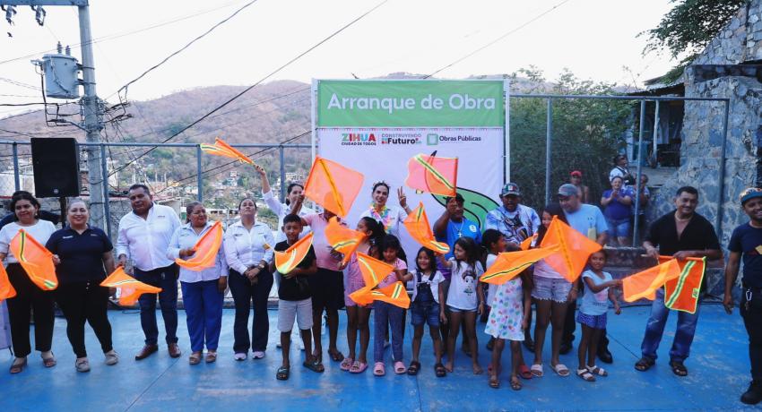 Familias de colonia La Laja agradecen a presidenta Lizette Tapia Castro inicio de construcción de espacio público