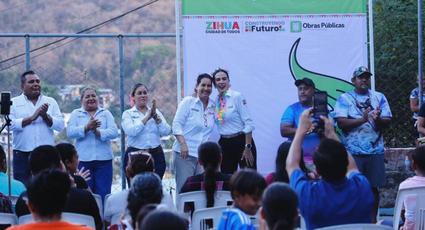 Familias de colonia La Laja agradecen a presidenta Lizette Tapia Castro inicio de construcción de espacio público