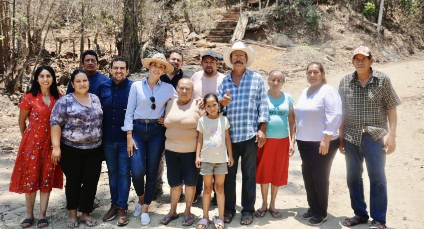 La presidenta Liz Tapia Castro visitó la comunidad de La Vainilla