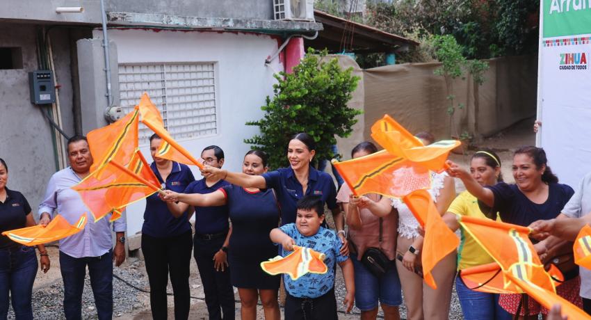 Arranca obra de andador en la colonia Darío Galeana