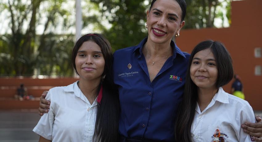 Programa del gobierno de Zihuatanejo “Un Día con el Policía” atrae a estudiantes de secundaria y medio superior