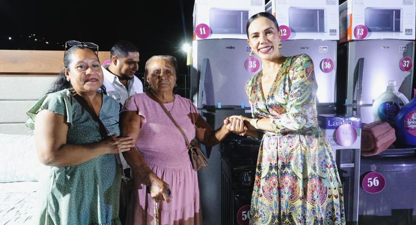 Gobierno municipal festejó a las mamás del municipio con gran fiesta.
