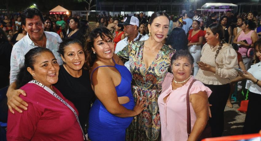 Gobierno municipal festejó a las mamás del municipio con gran fiesta.