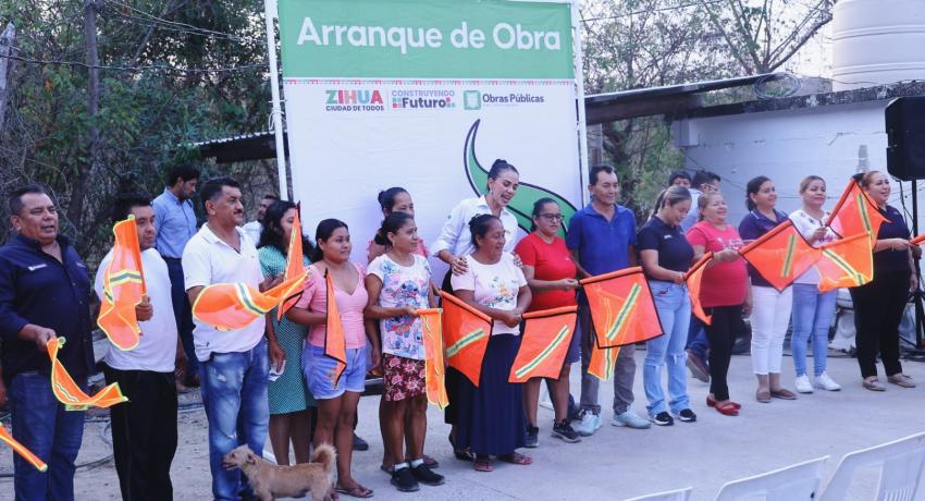 Gobierno municipal inicia red de agua en céntrica colonia.