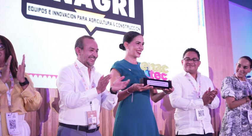 En evento nacional de ANEAS, presidenta Lizette Tapia Castro destaca avances en materia de agua potable en Zihuatanejo