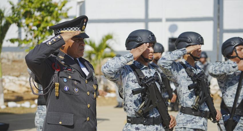 Asiste la presidenta Lizette Tapia Castro al cambio de mando de la Guardia Nacional en la región