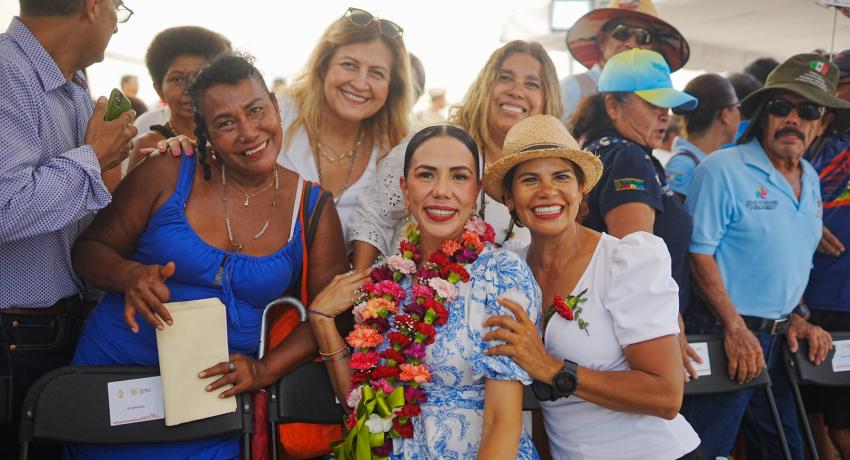 La gobernadora Evelyn Salgado Pineda visita Zihuatanejo para inaugurar importante obra.