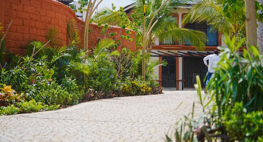 La gobernadora Evelyn Salgado Pineda visita Zihuatanejo para inaugurar importante obra.