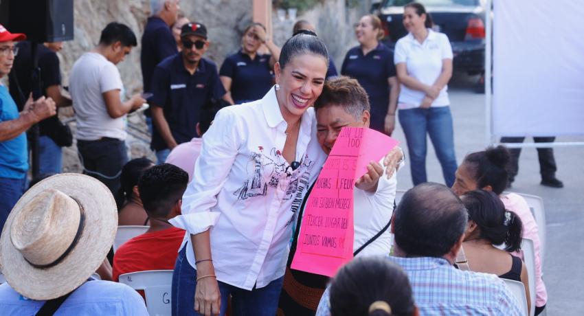 Lizette Tapia Castro arranca obra en la colonia Planta Pesquera