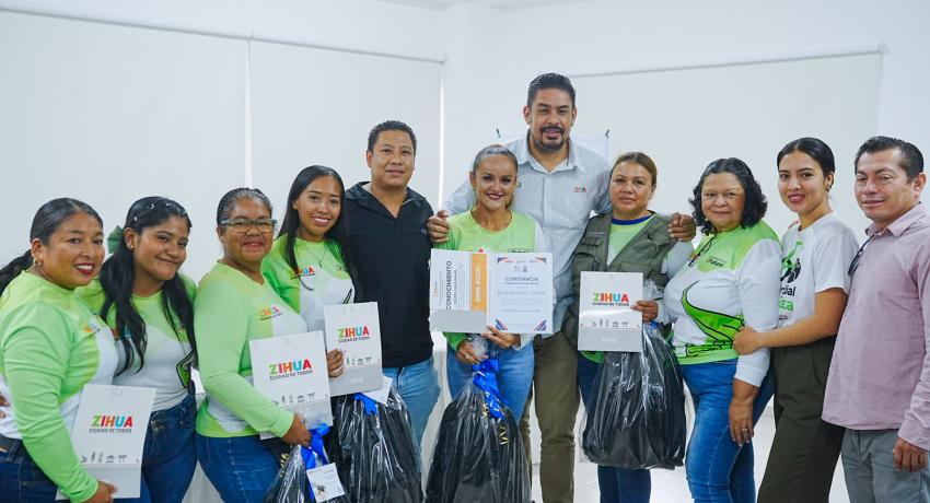 Concluye curso de inglés para elementos de la Policía Turística y Guardias Ambientales