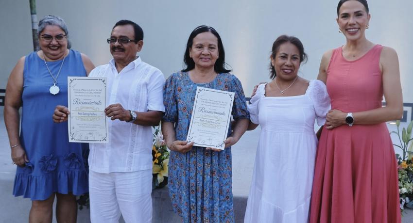 Lizette Tapia Castro reconoce el trabajo de maestros de la Secundaria Eva Sámano de López Mateos