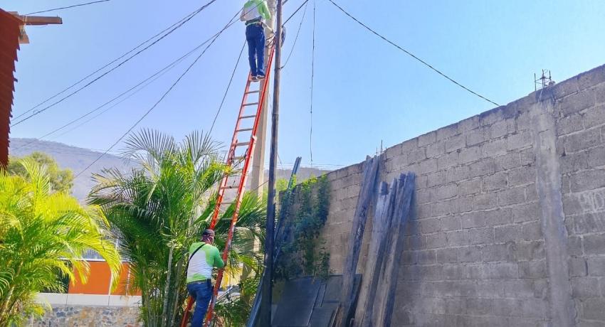 El Gobierno Municipal atiende el alumbrado público de Zihuatanejo.
