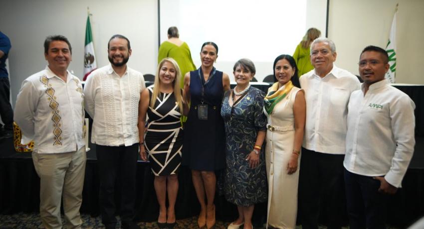 Asiste la presidenta Lizette Tapia Castro al primer Foro Regional de la AMPI, con la participación de las delegaciones de Acapulco, Chilpancingo y Zihuatanejo.