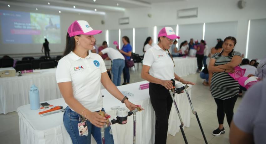 Gobierno de Zihuatanejo impulsa curso de plomería para mujeres y fortalece el cuidado del agua