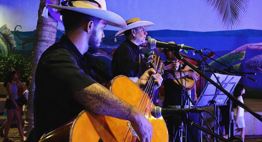 Gobierno Municipal continúa con las tardes musicales en la Plaza del Artista