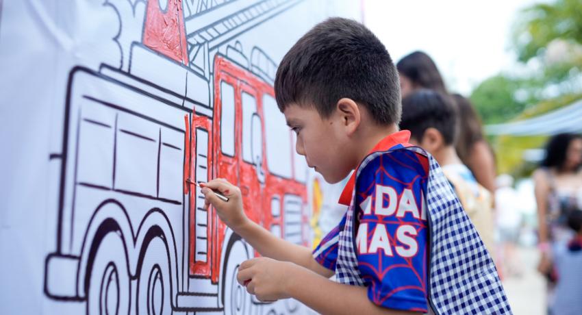Lizette Tapia Castro supervisa las actividades del Festival Verano 2026