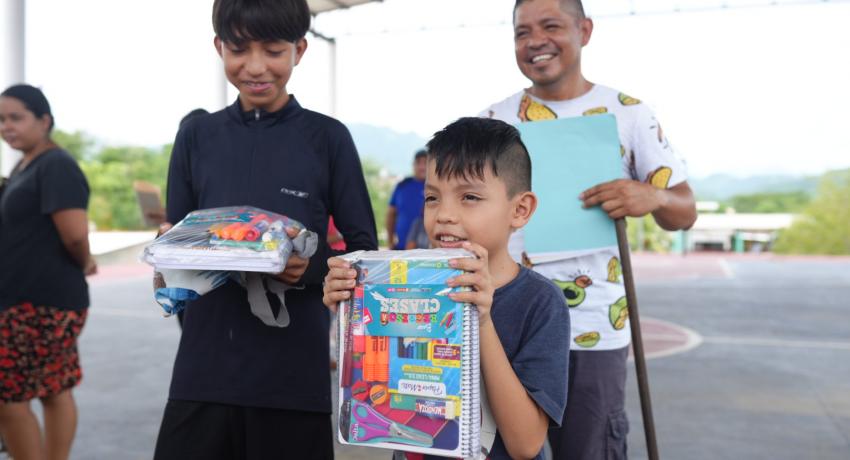 Bazar Escolar llega a las localidades del municipio