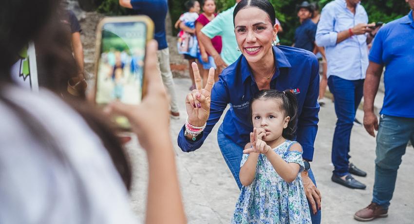 Sigue avanzando la obra pública en las colonias de Zihuatanejo