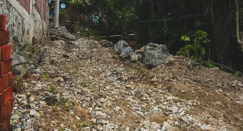 Sigue avanzando la obra pública en las colonias de Zihuatanejo