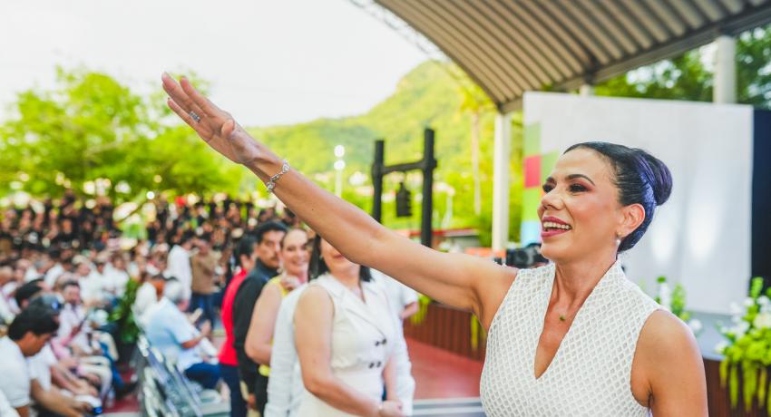 Lizette Tapia rinde 2do Informe de Gobierno ante más de 6 mil personas