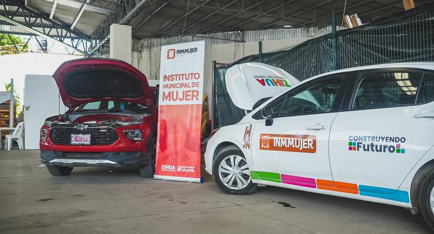 Gobierno de Zihuatanejo imparte capacitación sobre mecánica automotriz a grupo de mujeres