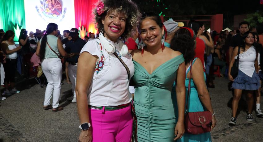 Gran festejo por el Grito de Independencia en Zihuatanejo