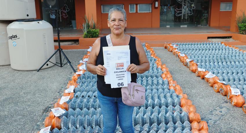 Lizette Tapia Castro encabeza nueva entrega de material para mejoramiento de vivienda