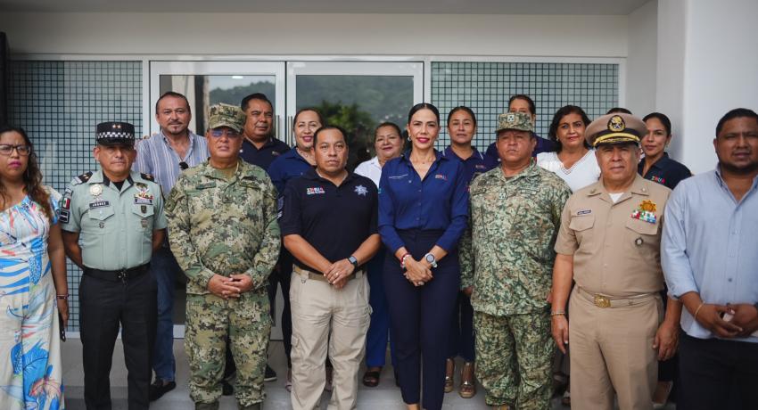 Presidenta Lizette Tapia Castro entrega instalaciones dignas y nuevo parque vehicular a Seguridad Pública