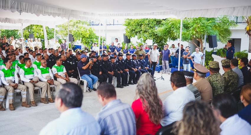 Presidenta Lizette Tapia Castro entrega instalaciones dignas y nuevo parque vehicular a Seguridad Pública